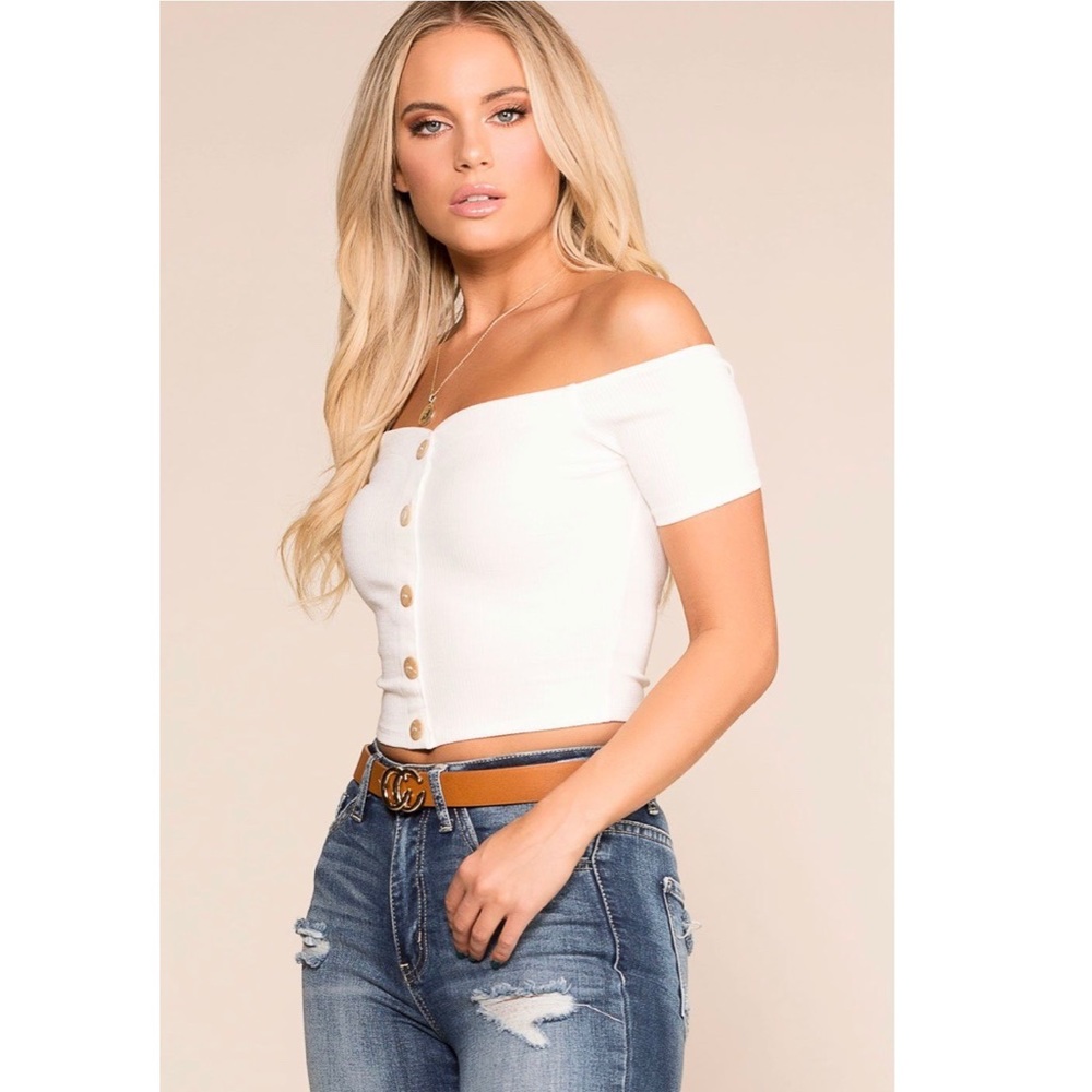 WHITE OFF THE SHOULDER TOP